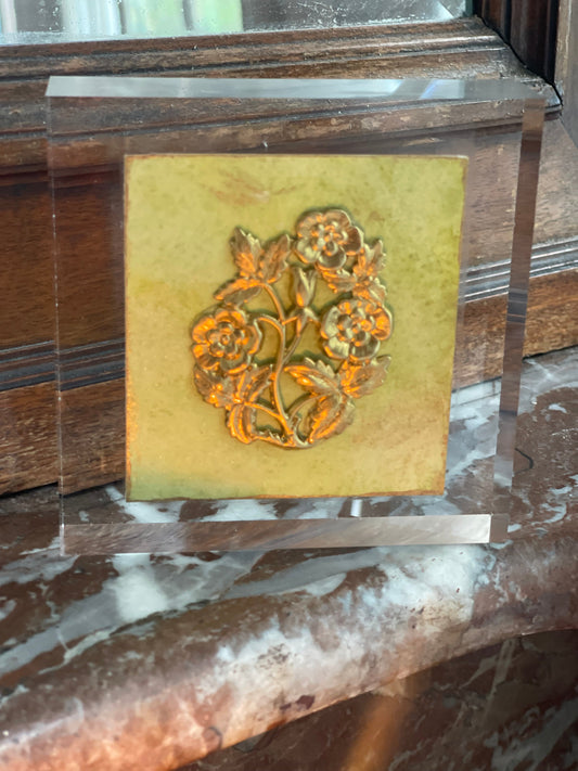 River Delta Blooms in Golden Pear